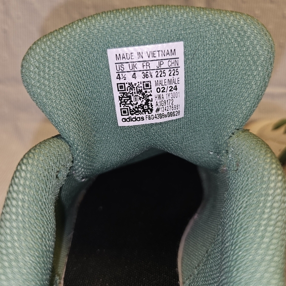 Adidas Green and White Casual Shoes - Picture 6 of 8